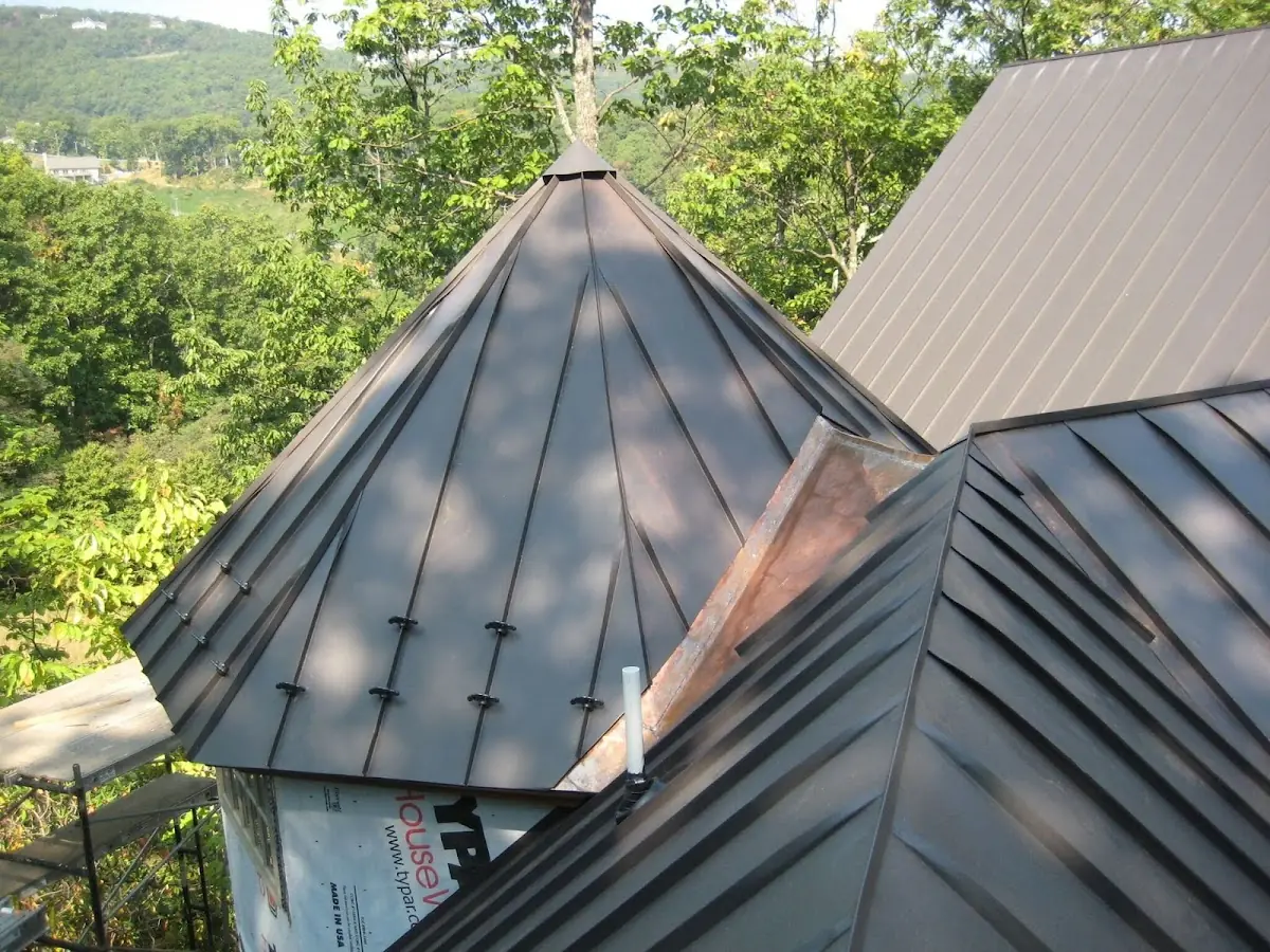 Professional Roof Tarp Installation by Craftsman Roofing in Carousel Knoll